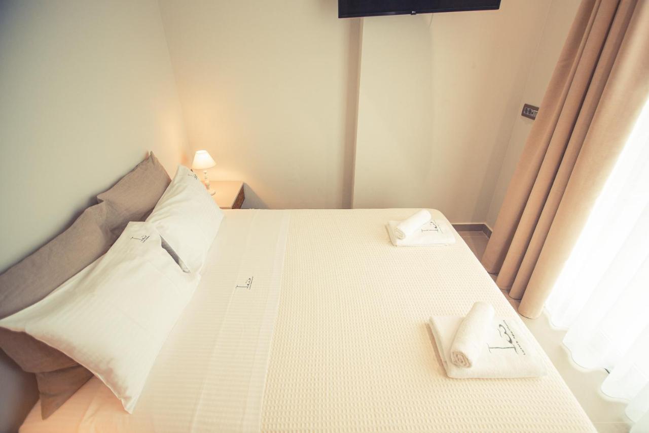 Io Luxury Pool & Hot Tub Suites 프레베자 외부 사진