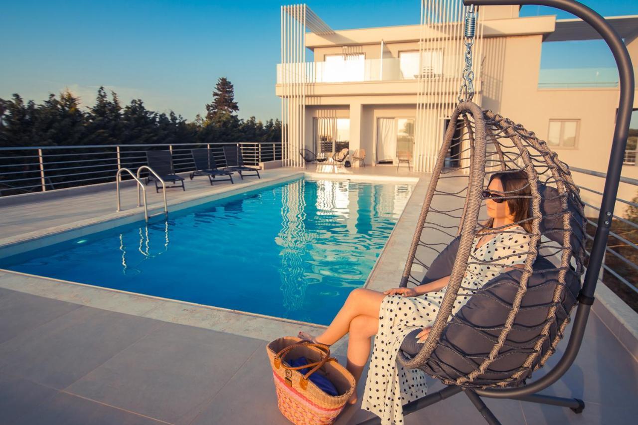 Io Luxury Pool & Hot Tub Suites 프레베자 외부 사진