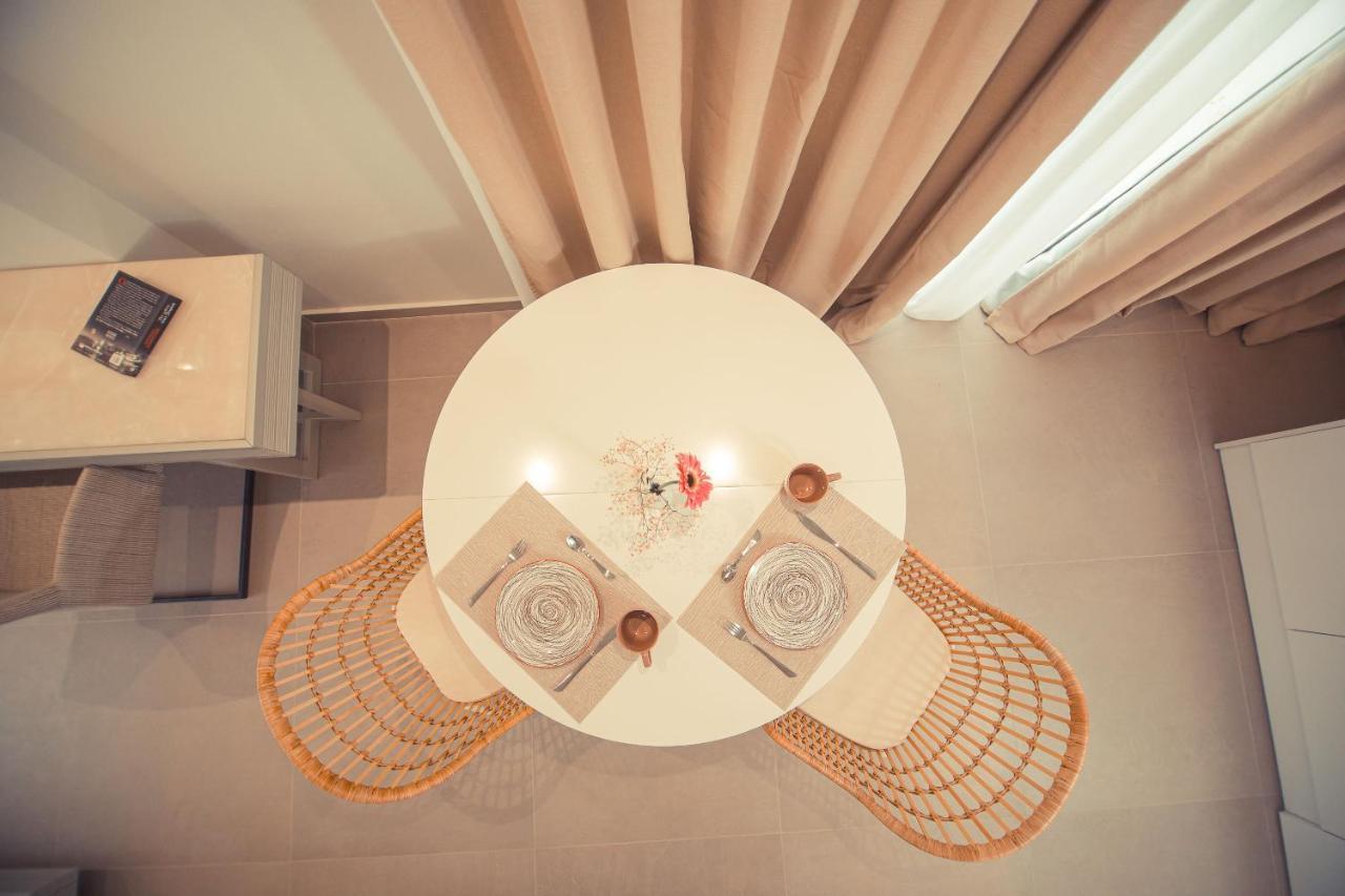 Io Luxury Pool & Hot Tub Suites 프레베자 외부 사진