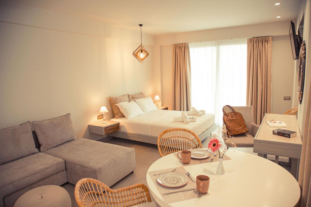 Io Luxury Pool & Hot Tub Suites 프레베자 외부 사진