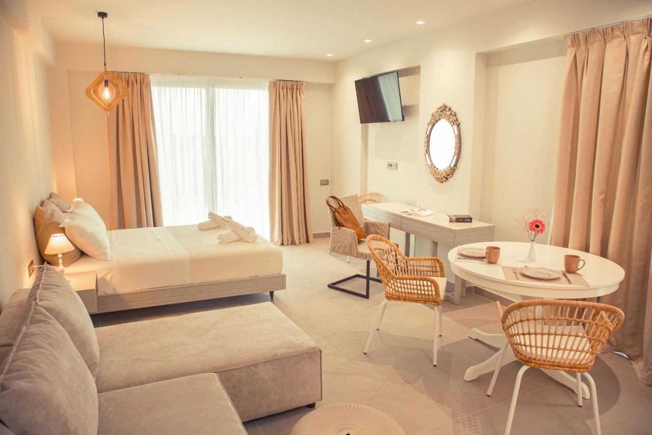 Io Luxury Pool & Hot Tub Suites 프레베자 외부 사진