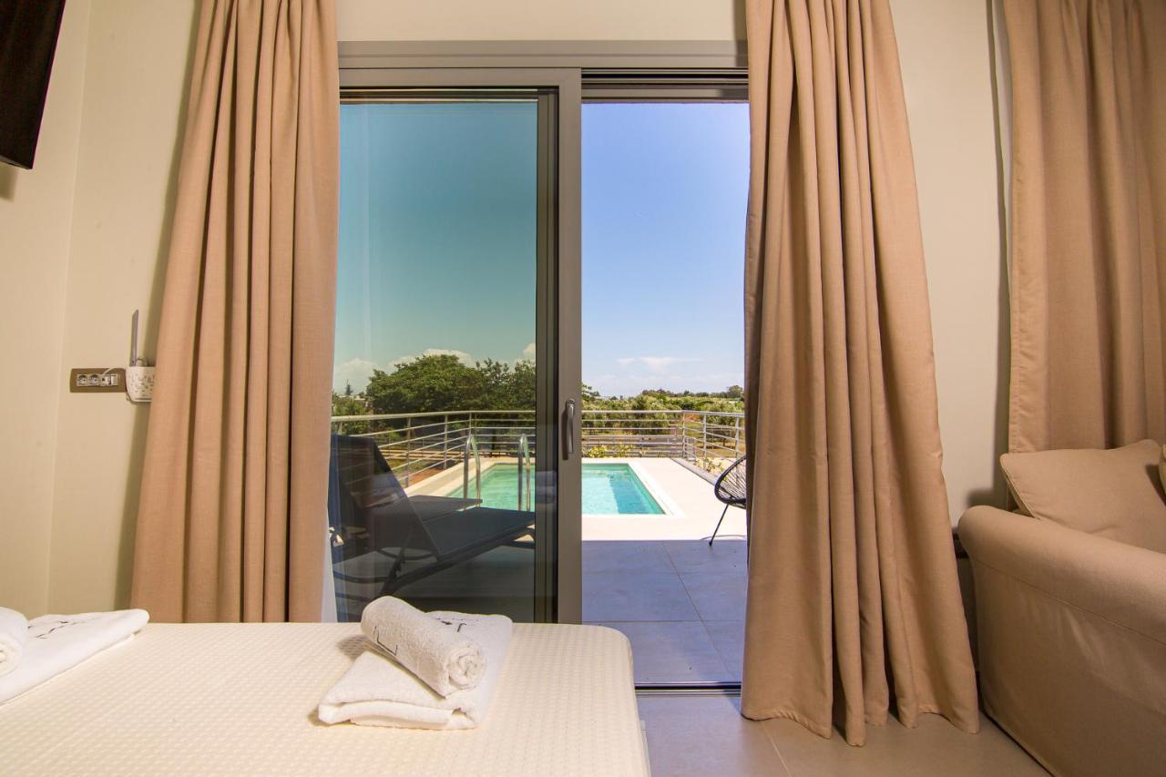 Io Luxury Pool & Hot Tub Suites 프레베자 외부 사진